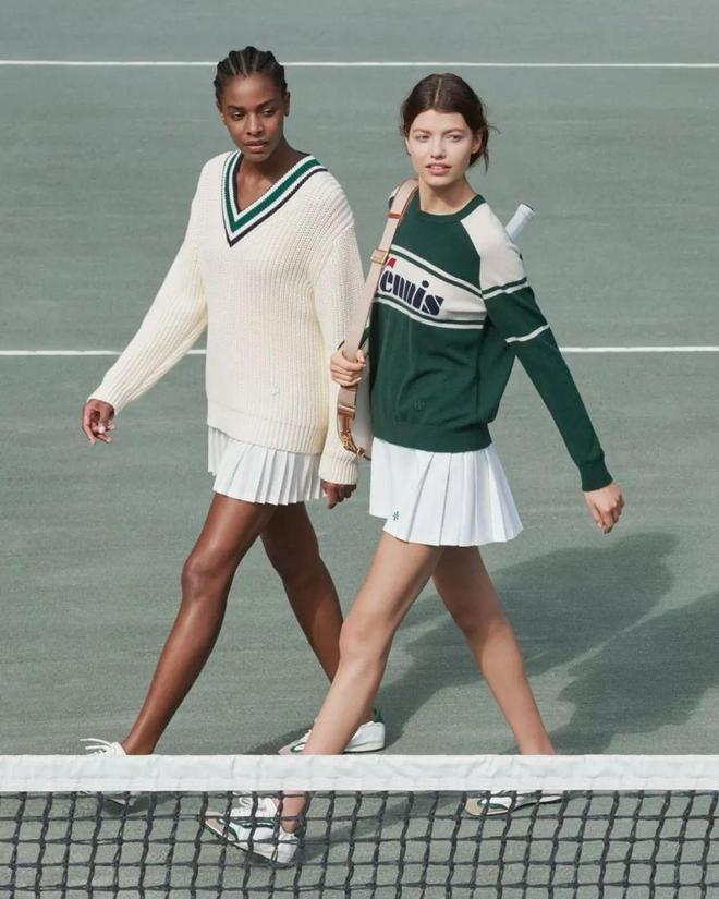 他在更衣室 他在更衣室