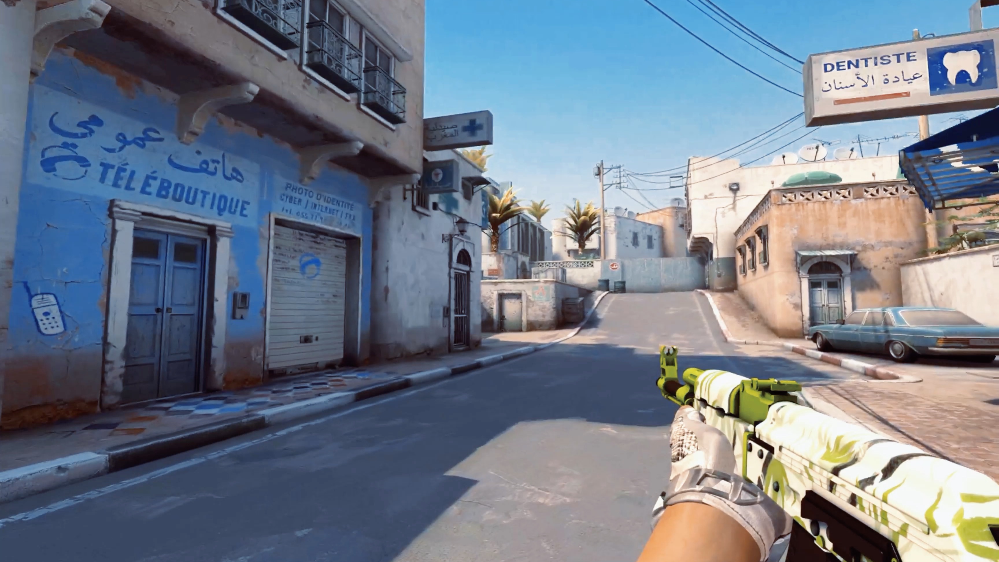 上展现出强 上展现出强