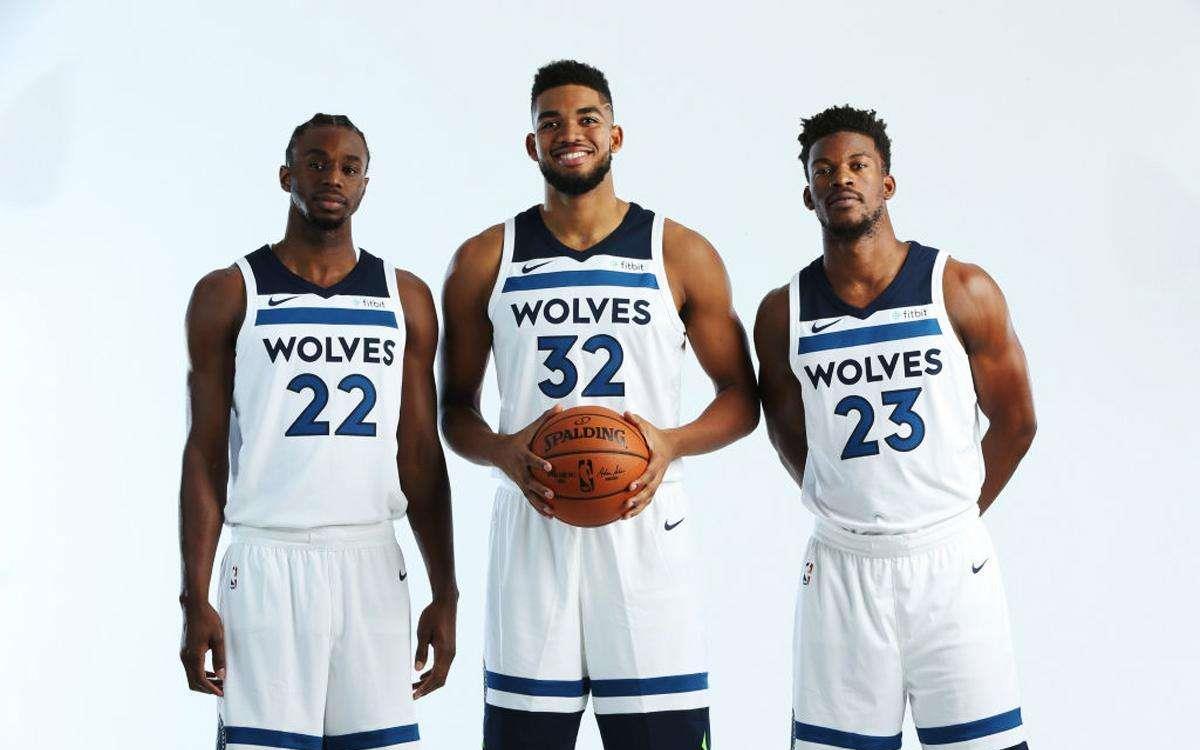 反复高呼 反复高呼