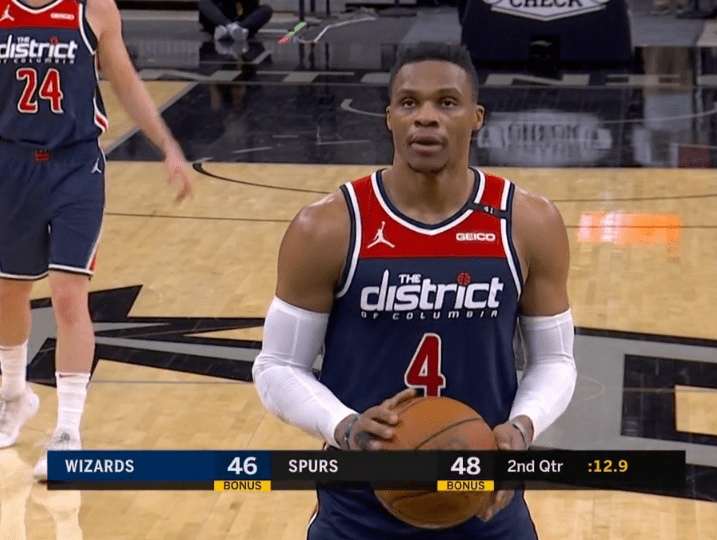 德罗赞32分国王战胜湖人,东契奇42分遭遇施罗德事件反噬